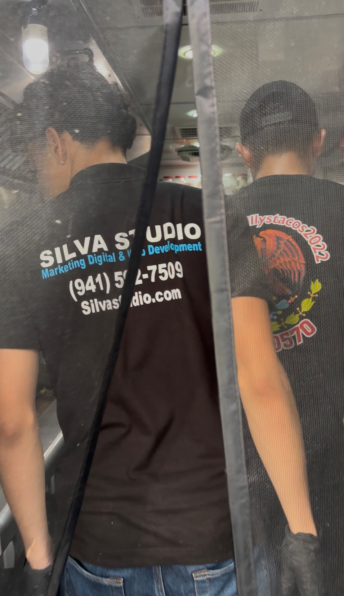 Uniforme de Silva Studio: marketing digital y desarrollo web en Bradenton